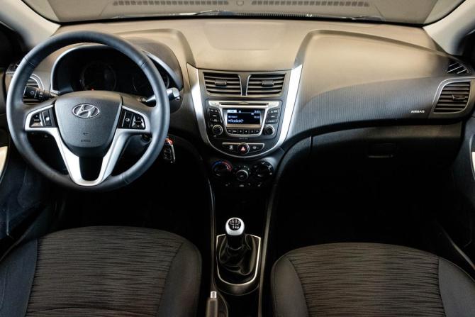 Hyundai Solaris I Рестайлинг с пробегом 2015 года, цена 990 000 рублей, 164416 км, седан, Автокод Объявления