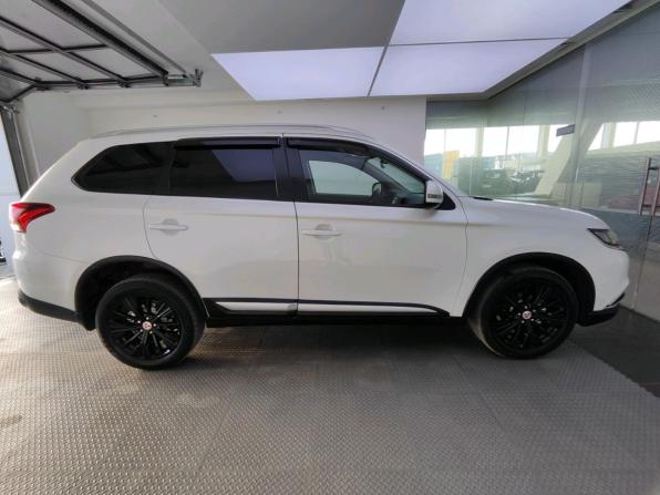 Mitsubishi Outlander III Рестайлинг 2 с пробегом 2018 года, цена 2 299 000 рублей, 160135 км, внедорожник, Автокод Объявления