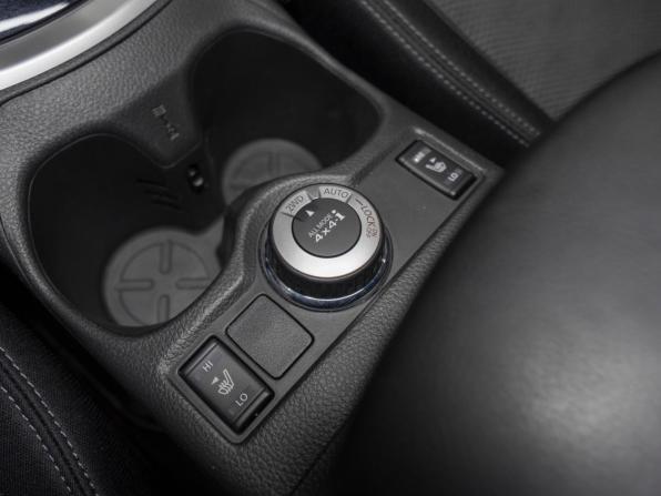Nissan Qashqai II с пробегом 2018 года, цена 1 945 000 рублей, 123196 км, внедорожник, Автокод Объявления