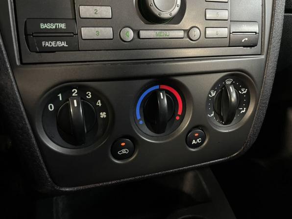 Ford Fusion I Рестайлинг с пробегом 2006 года, цена 359 900 рублей, 191017 км, хэтчбек, Автокод Объявления