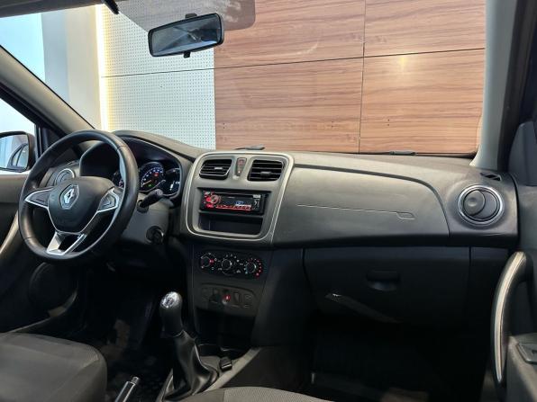 Renault Logan II Рестайлинг с пробегом 2018 года, цена 849 990 рублей, 149568 км, седан, Автокод Объявления