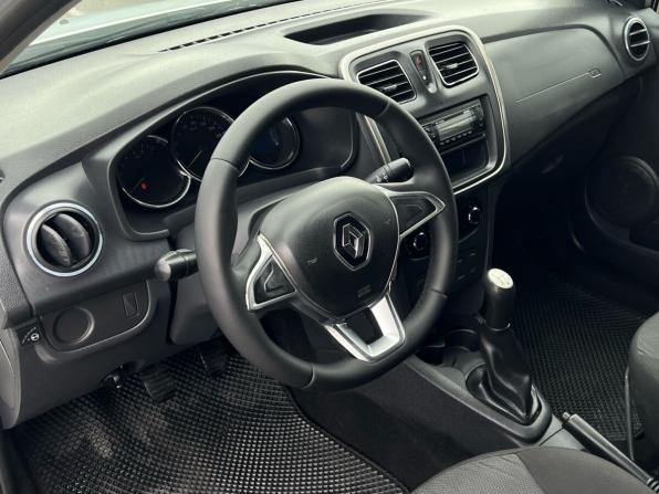Renault Logan II Рестайлинг с пробегом 2018 года, цена 575 000 рублей, 178000 км, седан, Автокод Объявления