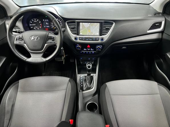 Hyundai Solaris II с пробегом 2018 года, цена 1 390 000 рублей, 123241 км, седан, Автокод Объявления