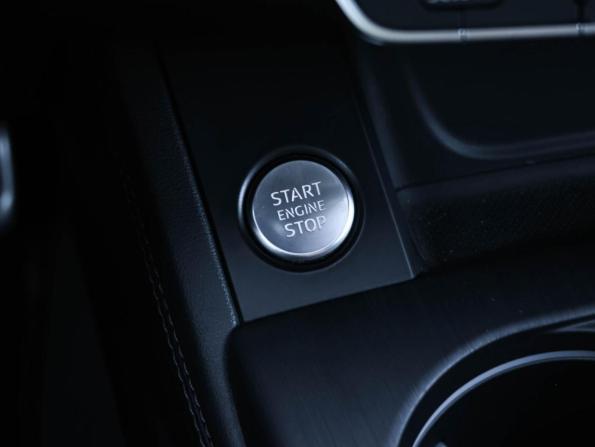 Audi A4 V (B9) с пробегом 2015 года, цена 2 025 000 рублей, 205187 км, седан, Автокод Объявления