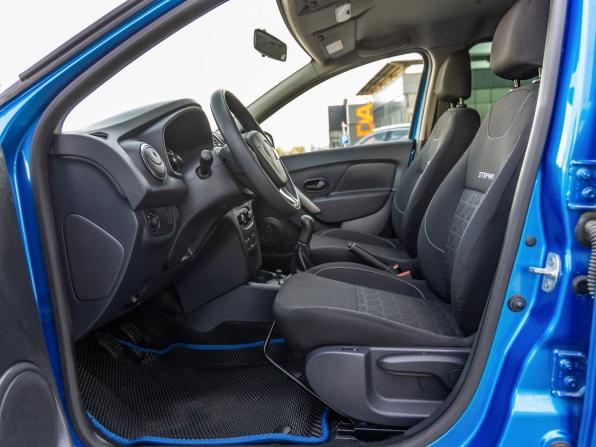 Renault Sandero II с пробегом 2015 года, цена 1 018 000 рублей, 75533 км, хэтчбек, Автокод Объявления