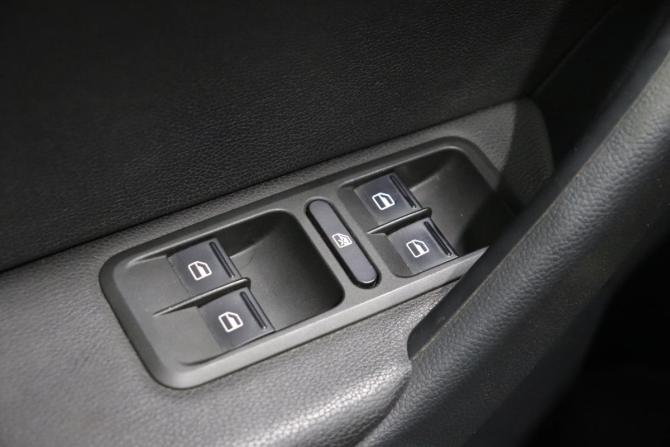 Skoda Yeti I Рестайлинг с пробегом 2014 года, цена 1 170 000 рублей, 97636 км, внедорожник, Автокод Объявления