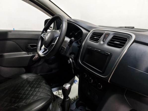 Renault Sandero II Рестайлинг с пробегом 2022 года, цена 1 485 000 рублей, 55118 км, хэтчбек, Автокод Объявления