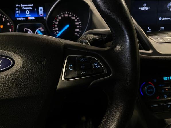 Ford Kuga II Рестайлинг с пробегом 2018 года, цена 1 650 000 рублей, 111038 км, внедорожник, Автокод Объявления