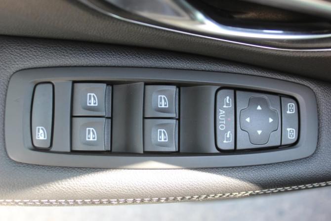 Renault Scenic IV с пробегом 2020 года, цена 1 797 000 рублей, 84430 км, минивэн, Автокод Объявления