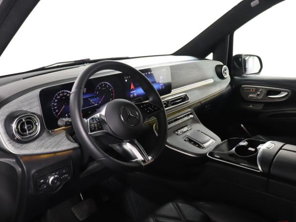Mercedes-Benz V-Класс III (W447) Рестайлинг 2 с пробегом 2025 года, цена 17 999 000 рублей, 2050 км, минивэн, Автокод Объявления