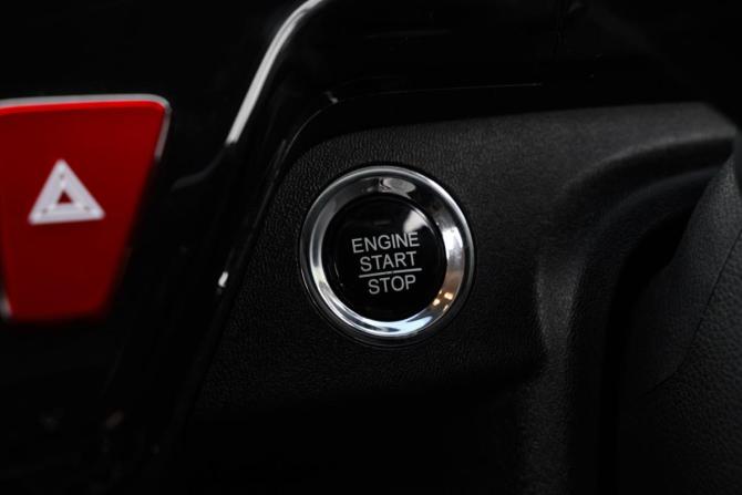 Honda Stepwgn V Рестайлинг с пробегом 2021 года, цена 2 939 000 рублей, 39277 км, минивэн, Автокод Объявления