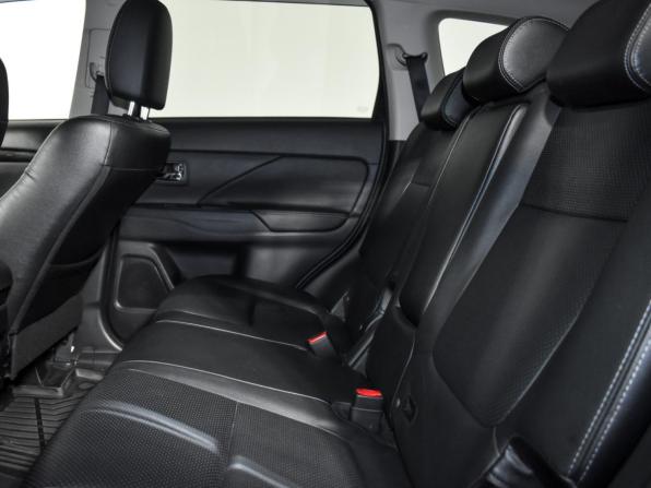 Mitsubishi Outlander III Рестайлинг 2 с пробегом 2016 года, цена 1 719 000 рублей, 180044 км, внедорожник, Автокод Объявления