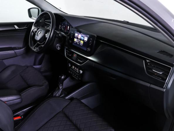 Skoda Rapid II с пробегом 2022 года, цена 1 663 000 рублей, 96241 км, лифтбек, Автокод Объявления