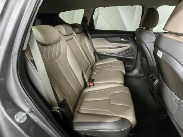 Hyundai Santa Fe IV Рестайлинг с пробегом 2022 года, цена 4 350 000 рублей, 44114 км, внедорожник, Автокод Объявления