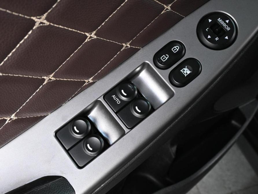 Hyundai Solaris I Рестайлинг Ростов-на-Дону  - изображение 17