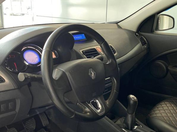 Renault Fluence I Рестайлинг с пробегом 2014 года, цена 877 000 рублей, 118983 км, седан, Автокод Объявления
