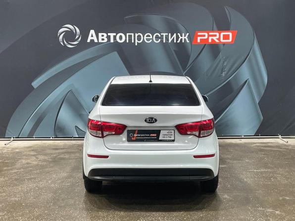 Kia Rio III Рестайлинг с пробегом 2016 года, цена 910 000 рублей, 175535 км, седан, Автокод Объявления