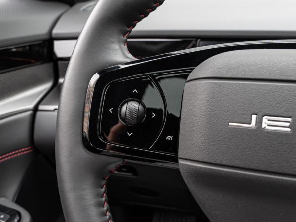JETOUR DASHING I с пробегом 2023 года, цена 1 998 000 рублей, 26628 км, внедорожник, Автокод Объявления