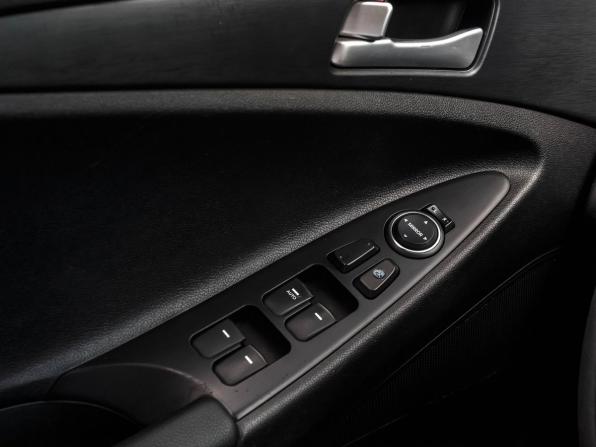 Hyundai Sonata VI (YF) с пробегом 2011 года, цена 770 000 рублей, 275606 км, седан, Автокод Объявления