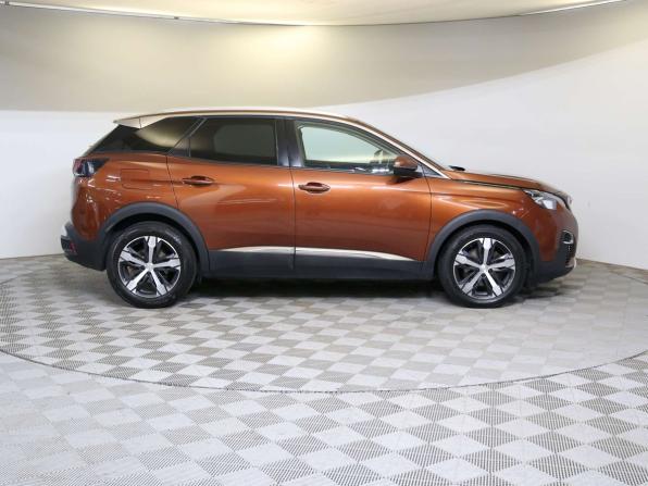 Peugeot 3008 II с пробегом 2017 года, цена 1 650 000 рублей, 160000 км, внедорожник, Автокод Объявления