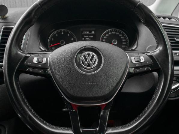 Volkswagen Sharan II Рестайлинг с пробегом 2017 года, цена 1 695 000 рублей, 200638 км, минивэн, Автокод Объявления