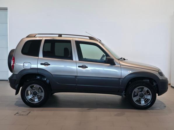 Chevrolet Niva I Рестайлинг с пробегом 2019 года, цена 888 000 рублей, 47000 км, внедорожник, Автокод Объявления