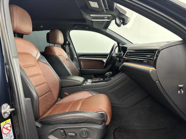 Volkswagen Touareg III с пробегом 2019 года, цена 4 100 000 рублей, 215480 км, внедорожник, Автокод Объявления