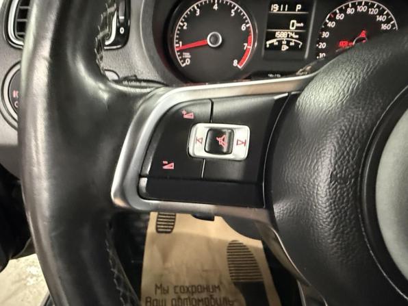 Volkswagen Polo V Рестайлинг с пробегом 2017 года, цена 1 098 800 рублей, 158750 км, седан, Автокод Объявления