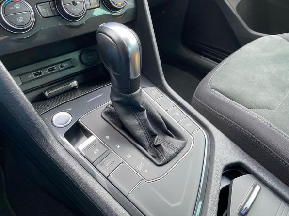 Volkswagen Tiguan II с пробегом 2019 года, цена 2 369 000 рублей, 99517 км, внедорожник, Автокод Объявления