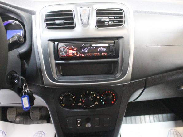 Renault Sandero II с пробегом 2016 года, цена 873 500 рублей, 108300 км, хэтчбек, Автокод Объявления