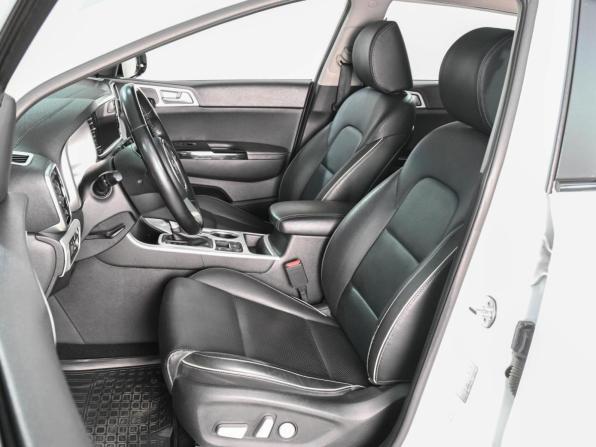 Kia Sportage IV Рестайлинг с пробегом 2018 года, цена 2 449 000 рублей, 174804 км, внедорожник, Автокод Объявления