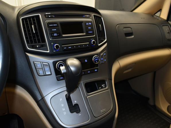 Hyundai H-1 II Рестайлинг 2 с пробегом 2019 года, цена 3 150 000 рублей, 114688 км, минивэн, Автокод Объявления