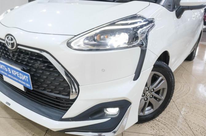 Toyota Sienta II Рестайлинг с пробегом 2020 года, цена 1 799 000 рублей, 60000 км, компактвэн, Автокод Объявления
