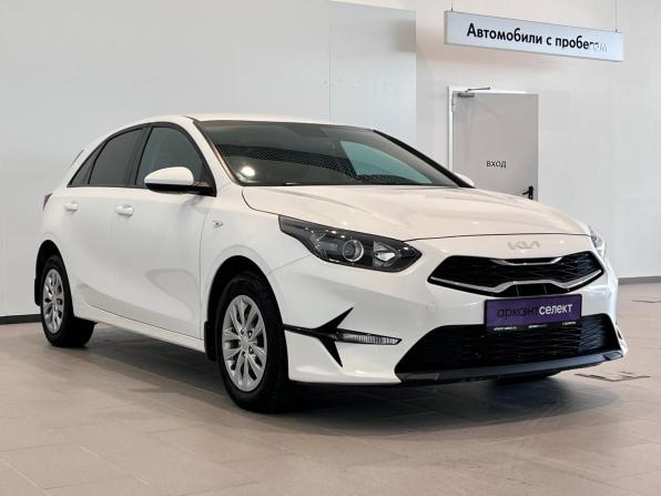 Kia Ceed III Рестайлинг с пробегом 2023 года, цена 2 130 000 рублей, 68026 км, хэтчбек, Автокод Объявления