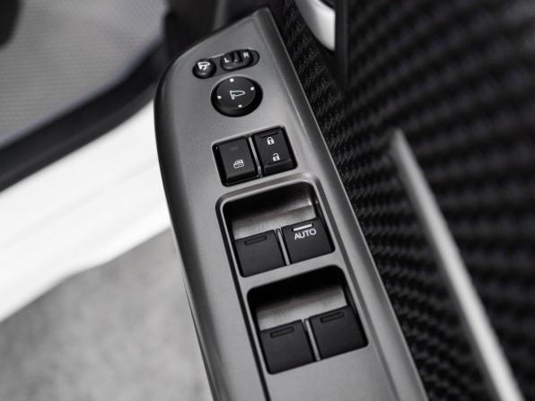 Honda Stepwgn V с пробегом 2015 года, цена 1 750 500 рублей, 92666 км, минивэн, Автокод Объявления