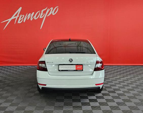 Skoda Octavia III (A7) Рестайлинг с пробегом 2017 года, цена 1 735 000 рублей, 97902 км, лифтбек, Автокод Объявления