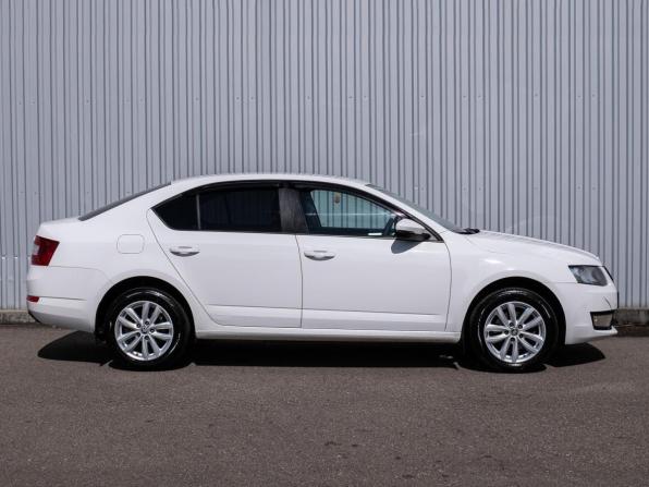 Skoda Octavia III (A7) с пробегом 2015 года, цена 1 250 000 рублей, 152277 км, лифтбек, Автокод Объявления