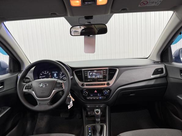 Hyundai Solaris II с пробегом 2017 года, цена 1 297 000 рублей, 168520 км, седан, Автокод Объявления