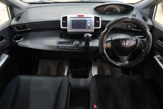Honda Freed I Рестайлинг с пробегом 2012 года, цена 1 069 000 рублей, 218000 км, компактвэн, Автокод Объявления