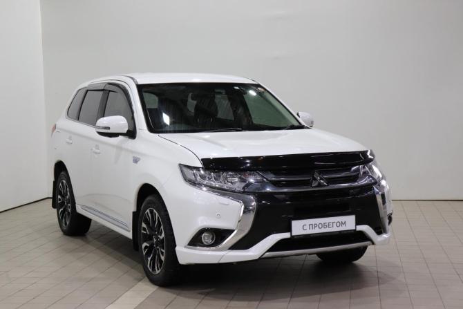 Mitsubishi Outlander III Рестайлинг 2 с пробегом 2017 года, цена 2 130 000 рублей, 123527 км, внедорожник, Автокод Объявления