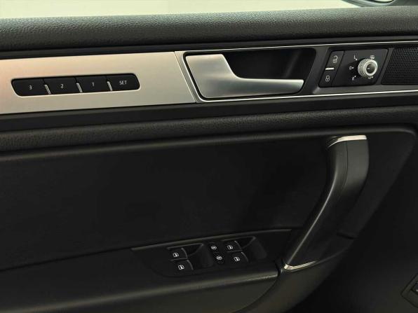 Volkswagen Touareg II Рестайлинг с пробегом 2016 года, цена 2 800 000 рублей, 139291 км, внедорожник, Автокод Объявления