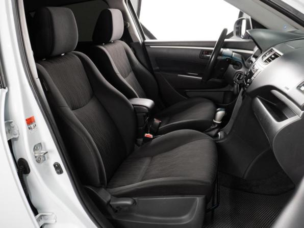 Suzuki Swift IV с пробегом 2013 года, цена 950 000 рублей, 128091 км, хэтчбек, Автокод Объявления