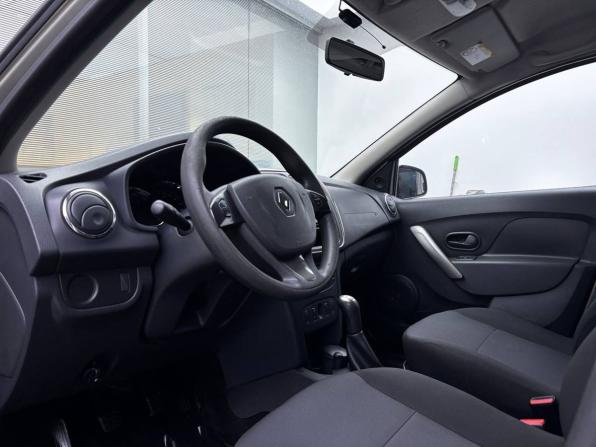 Renault Sandero II с пробегом 2015 года, цена 690 000 рублей, 89426 км, хэтчбек, Автокод Объявления