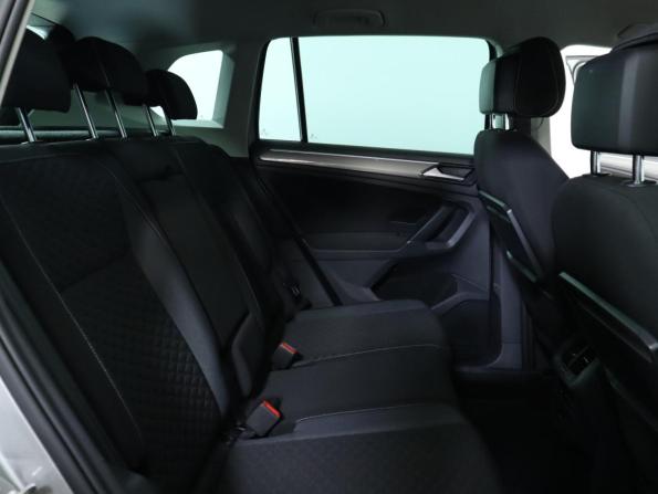 Volkswagen Tiguan II с пробегом 2018 года, цена 1 998 000 рублей, 125000 км, внедорожник, Автокод Объявления