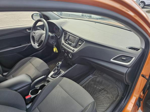 Hyundai Solaris II с пробегом 2017 года, цена 1 297 000 рублей, 63216 км, седан, Автокод Объявления