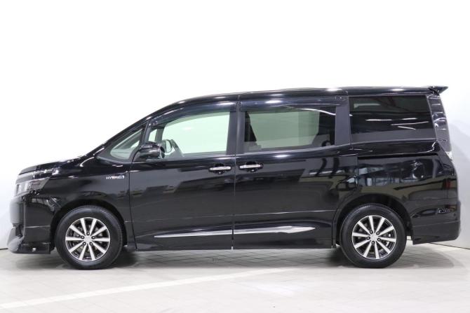 Toyota Voxy III (R80) с пробегом 2016 года, цена 1 830 000 рублей, 204410 км, минивэн, Автокод Объявления