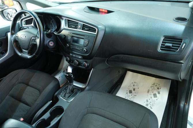 Kia Ceed II Рестайлинг с пробегом 2016 года, цена 1 099 000 рублей, 130500 км, универсал, Автокод Объявления