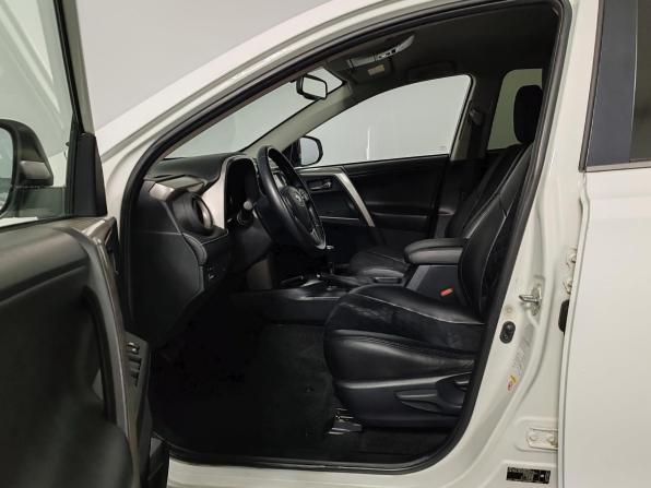 Toyota RAV4 IV (XA40) Рестайлинг с пробегом 2018 года, цена 2 075 000 рублей, 160417 км, внедорожник, Автокод Объявления