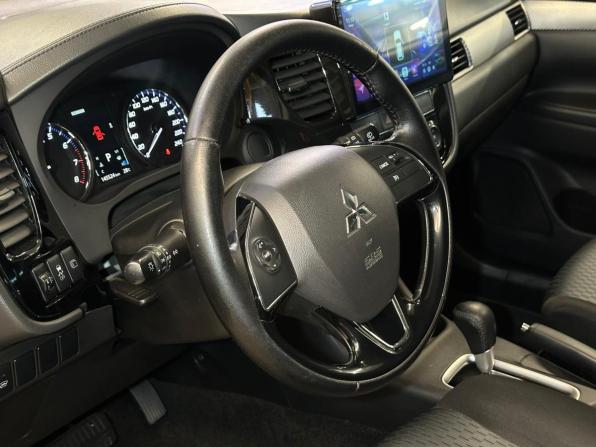 Mitsubishi Outlander III Рестайлинг 2 с пробегом 2015 года, цена 1 583 000 рублей, 145251 км, внедорожник, Автокод Объявления