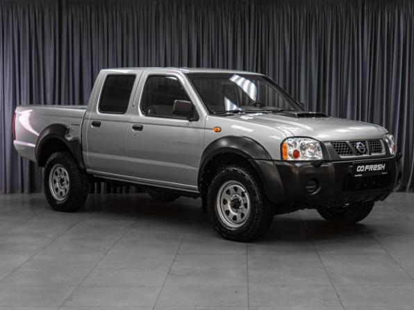 Nissan NP300 с пробегом 2010 года, цена 1 019 000 рублей, 259901 км, offers.body_type.unknown, Автокод Объявления